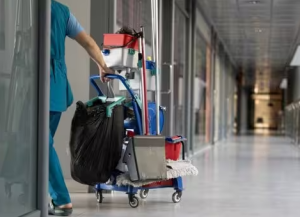 Más de 500.000 profesionales mantienen limpia España: la limpieza es una inversión en salud