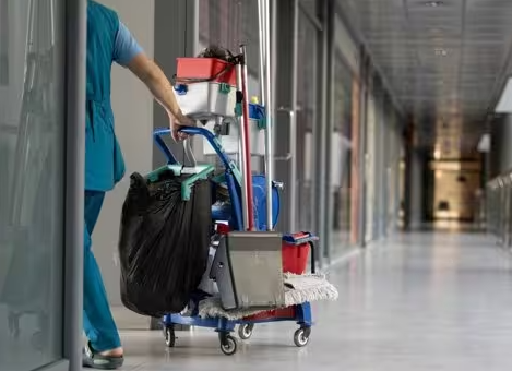 Más de 500.000 profesionales mantienen limpia España: la limpieza es una inversión en salud